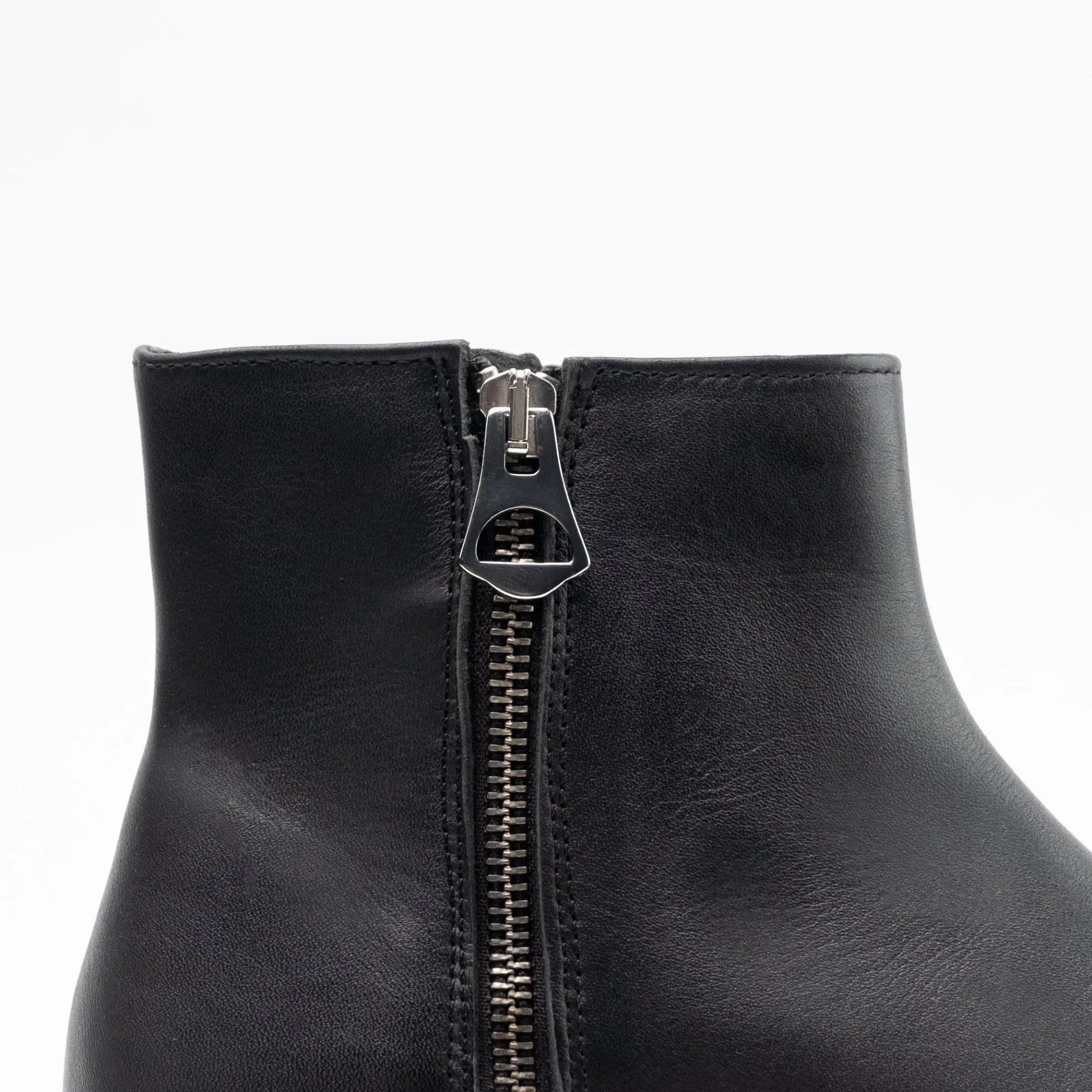 Walk London Hoxton Low Cuban Heel Zip Up Boot Black Clearance